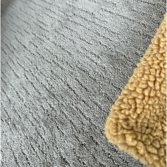 J CREW SHERPA WOMENS VEST - GOLD YELLOW. MEDIUM. RARE!!! - Picture 7 of 8